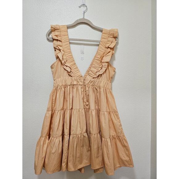 Abercrombie and Fitch Peach Mini dress. SzM. Flared. Teared. Sexy. ShortRuffled - Picture 14 of 15